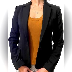 Express women’s suit jacket/blazer. Size 4.